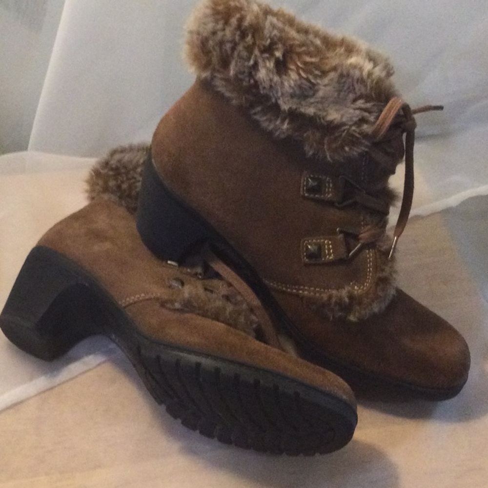 Bass suede ankle boots
